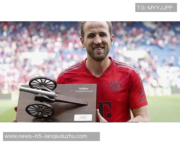 前曼联助教愿以一只手换凯恩加盟但对其巅峰期表示担忧